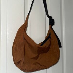 Baggu Medium Crescent — Cocoa